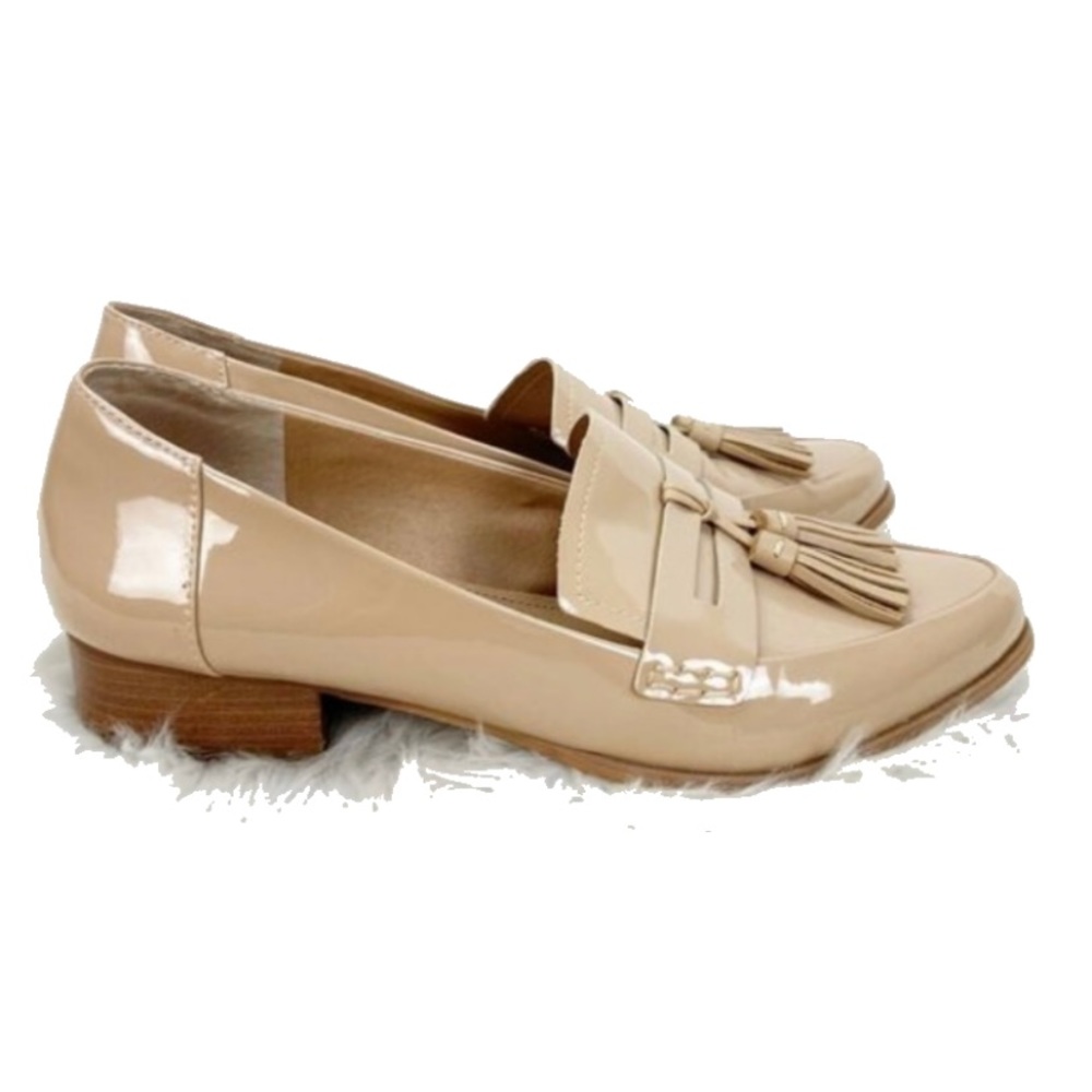 Tahari Loafer - Size 7.5 - Beige